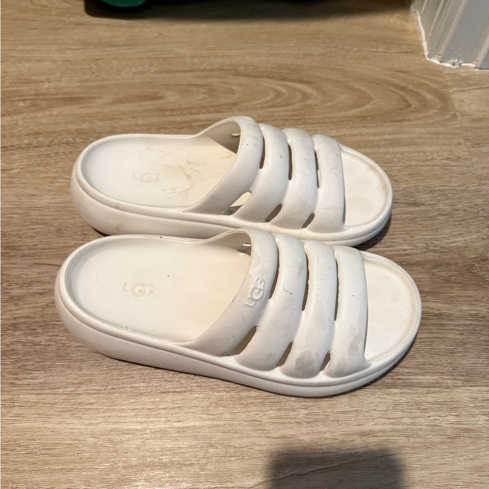 UGG White Slippers Cushioned Comfort Slip-On